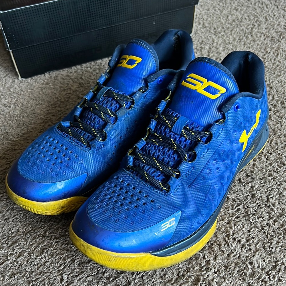 Under Armor UA Curry Low Mens size 11